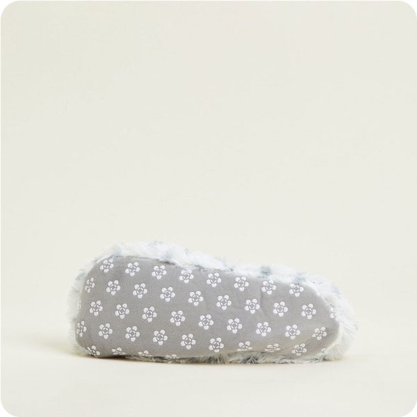 FW-SLI-4-Snowy-Slippers-010-Crop_8a4a6dba-bb2b-47ec-bab7-f7faf52d9075