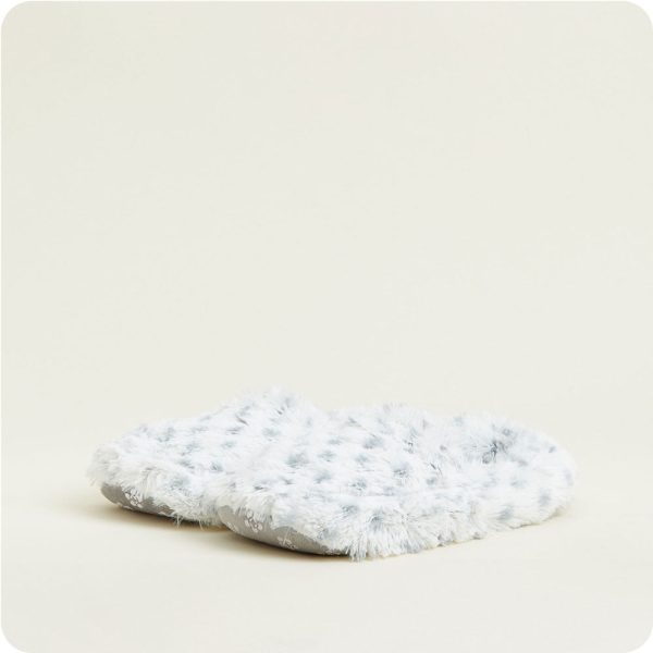 FW-SLI-4-Snowy-Slippers-06-Crop_5386dc30-0f50-4b51-8863-3b028f15e873